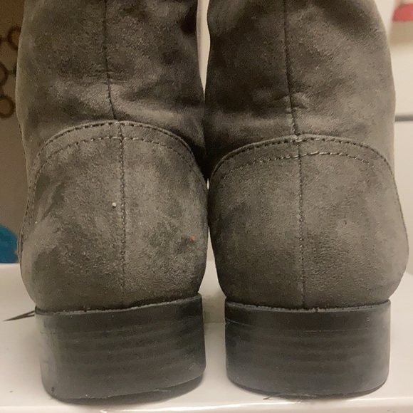 PRE-LOVED WONDER NATION SIZE 3 GREY TASSLE ZIPPERED BOOTS - Picture 7 of 12